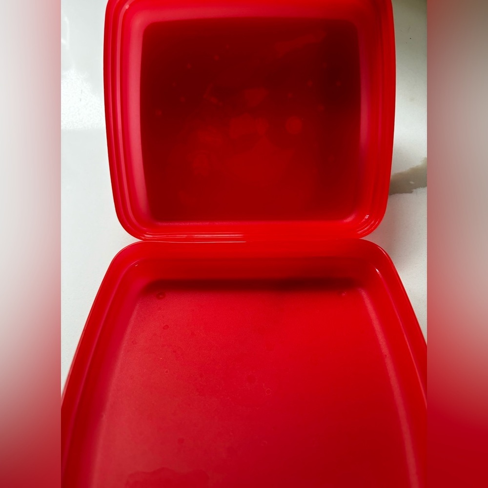 Tupperware DC Superman Sandwich Container - Picture 3 of 6